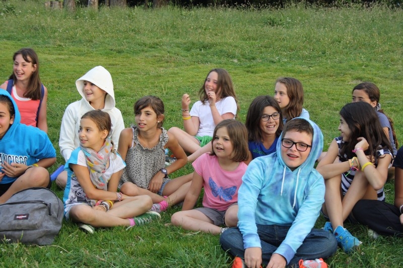 Village Camps International Summer Camp Leysin, Switzerland 2025-08-09 https://www.villagecamps.com/journals_admin/images/691-14-campfire yellows (148).jpg